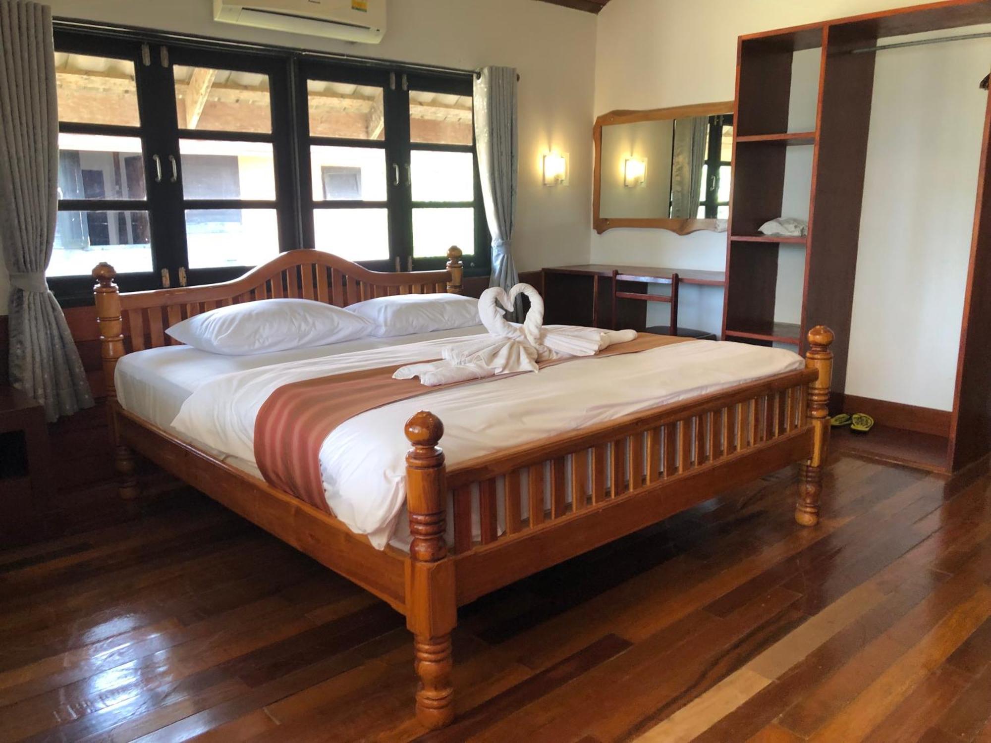 The Chevalley Beach Resort Satun Exterior foto