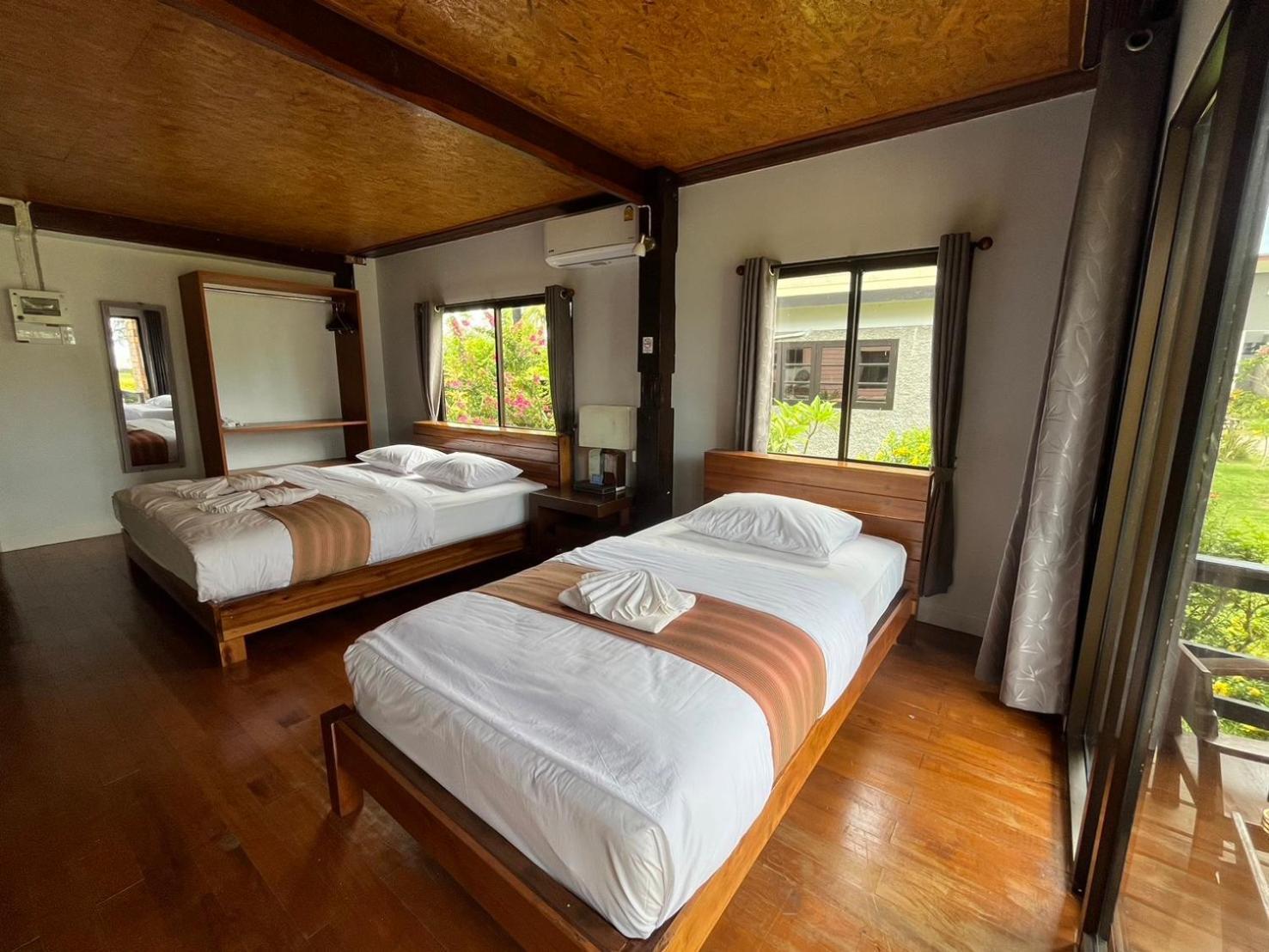 The Chevalley Beach Resort Satun Exterior foto