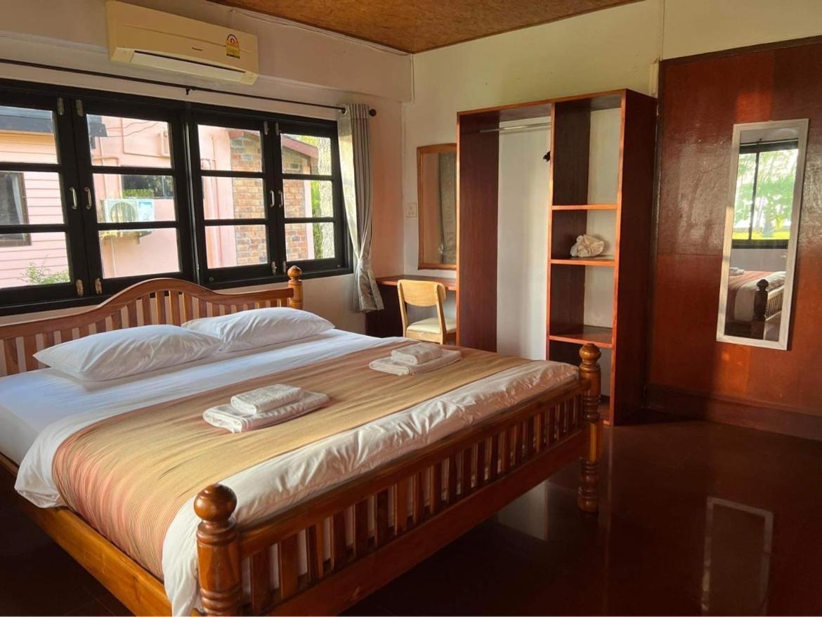 The Chevalley Beach Resort Satun Exterior foto