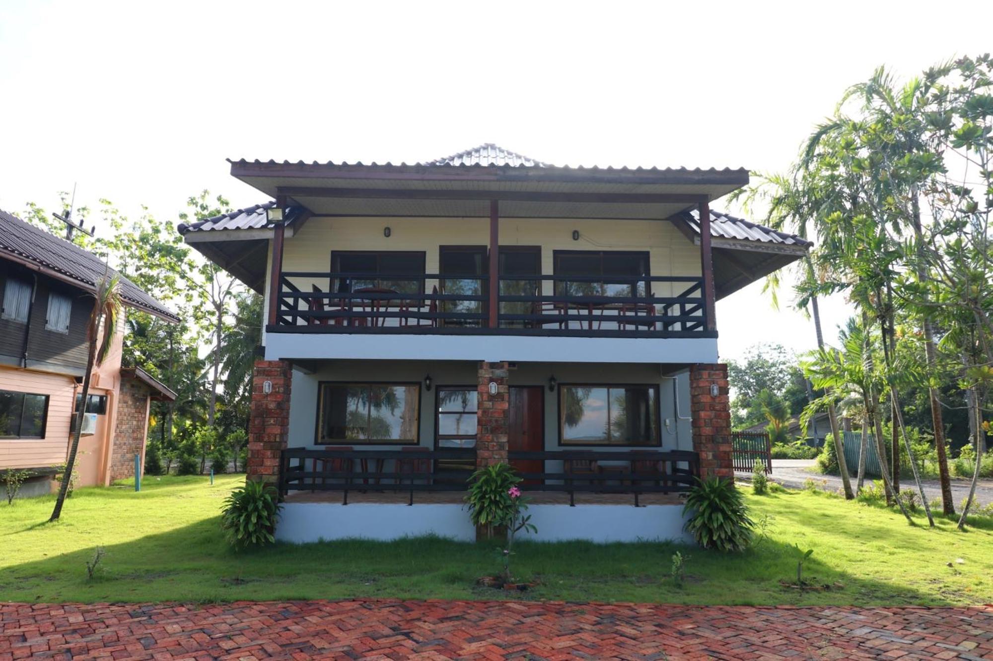 The Chevalley Beach Resort Satun Exterior foto